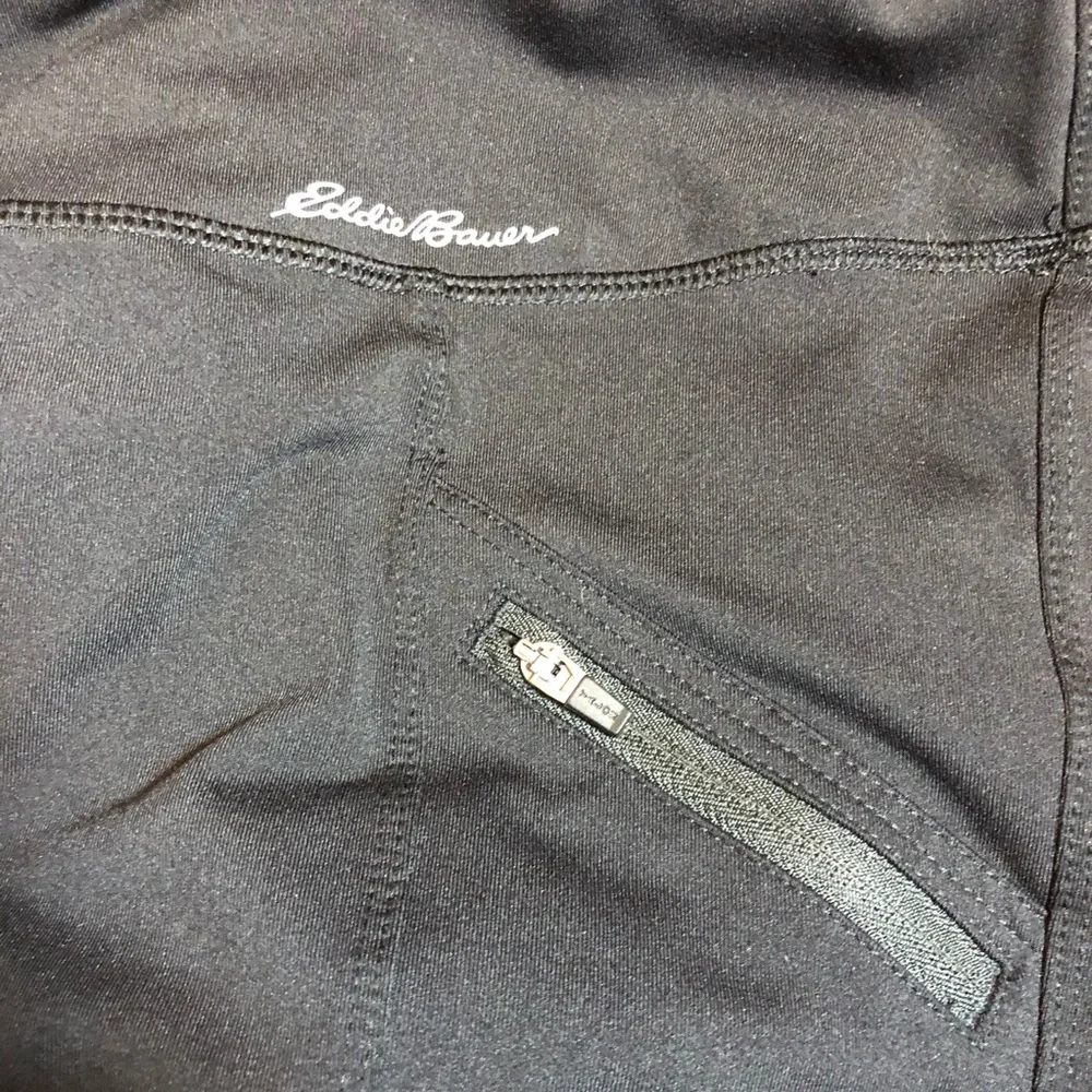 Eddie Bauer Capri leggings with pockets